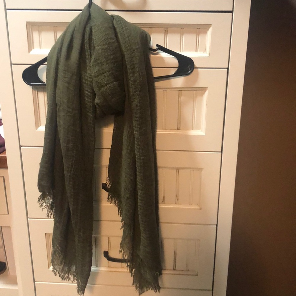Green scarf